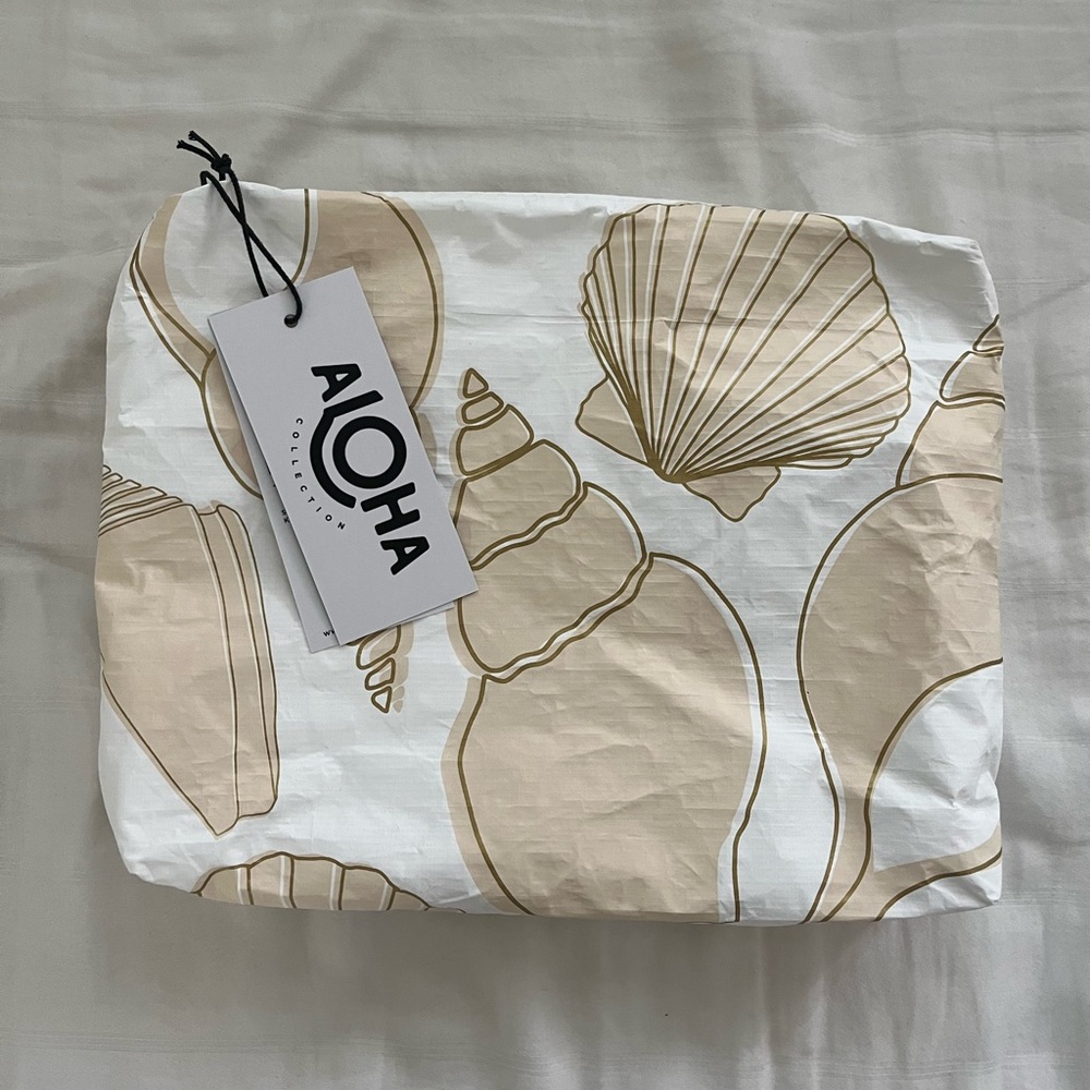 Aloha Collection Shell Pouch